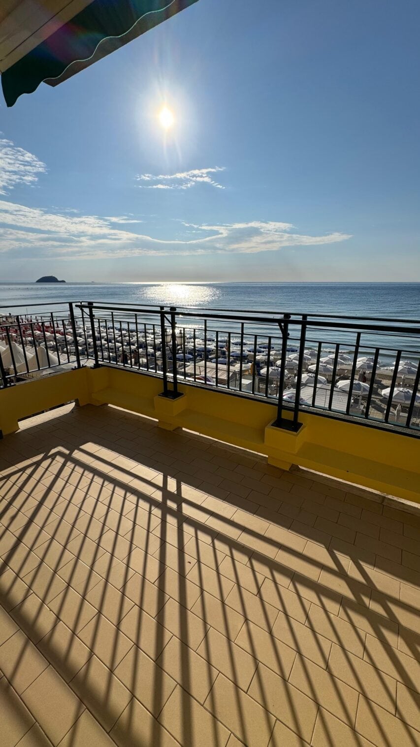 Quadrilocale fronte mare Alassio